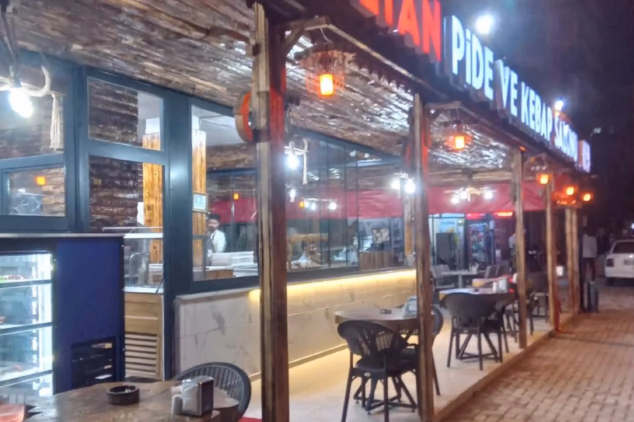 It's a budget-friendly small eatery in Mahmutlar serving traditional Turkish food. The food was